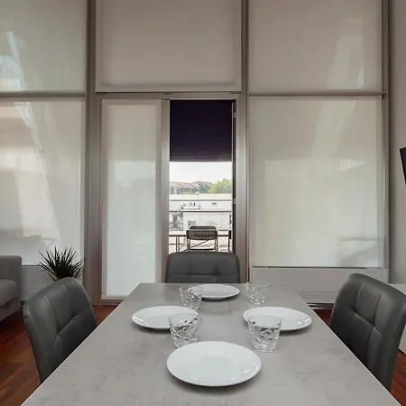 Luxury Loft - Terrazzo E Posto Auto - Adriano 51b