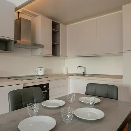 아파트 Luxury Loft - Terrazzo E Posto Auto - Adriano 51b