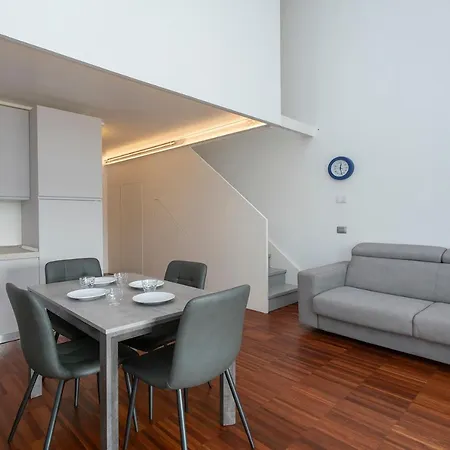 Luxury Loft - Terrazzo E Posto Auto - Adriano 51b 밀라노
