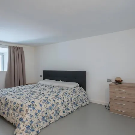 Luxury Loft - Terrazzo E Posto Auto - Adriano 51b Lejlighed